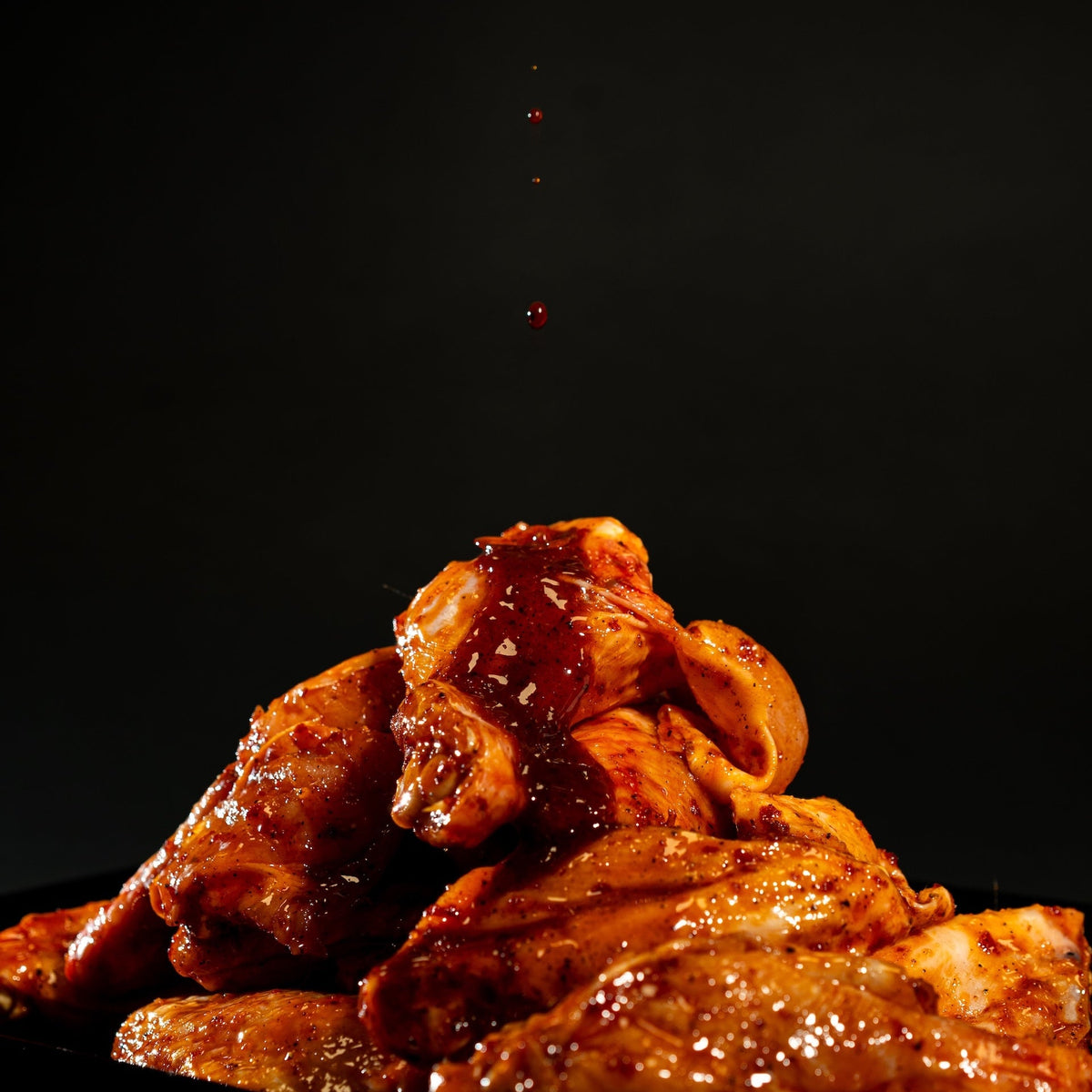 Alette di pollo marinate con preparazione aromatica barbecue, pronte da cuocere – Macelleria SMAP