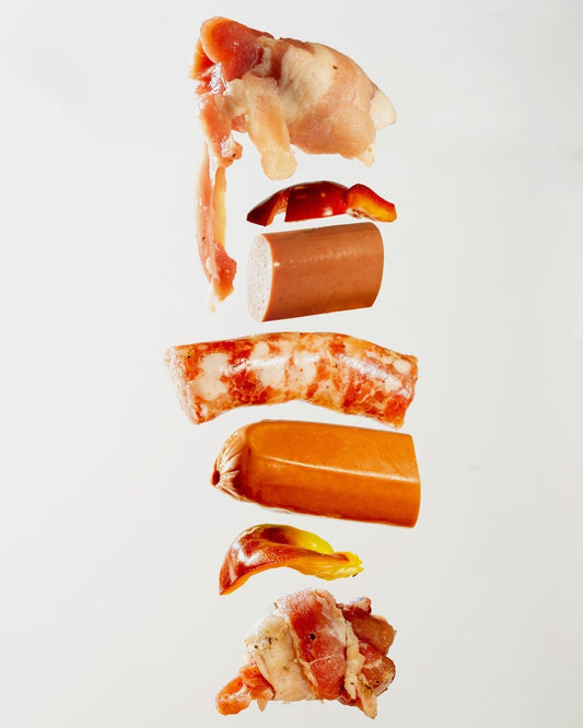 Spiedino con carne di maiale, pancetta, salsiccia, würstel e peperone – Macelleria SMAP